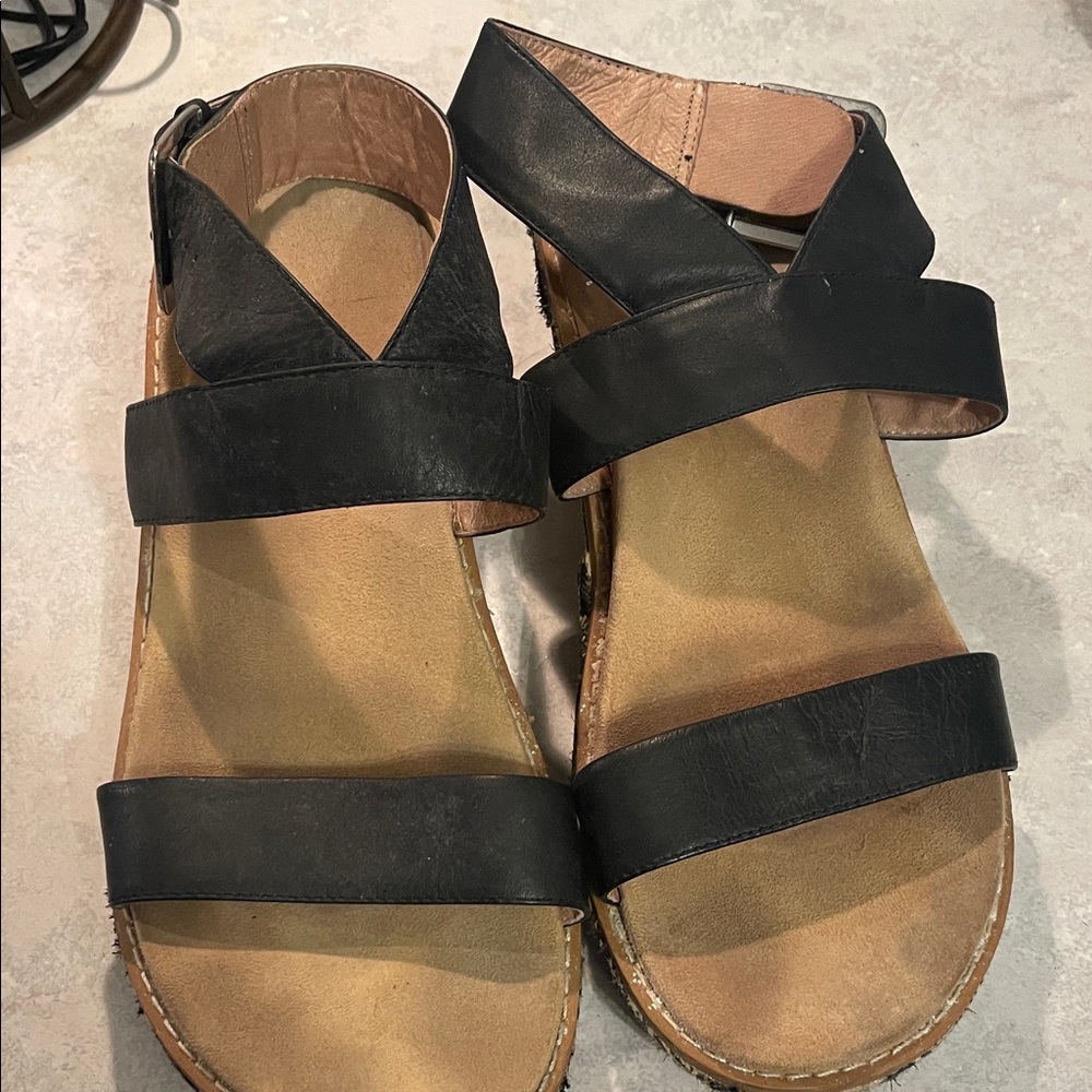 Vionic Patterned Wedges - image 2